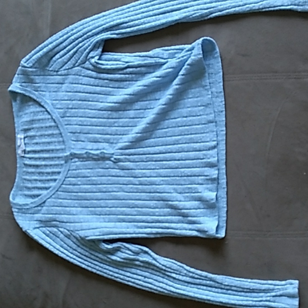 Long sleeve crop top